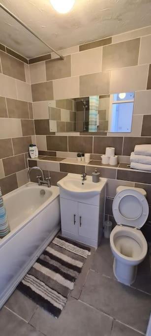 Private 2 Bed Flat Close To Excel & City Airport London Exterior photo