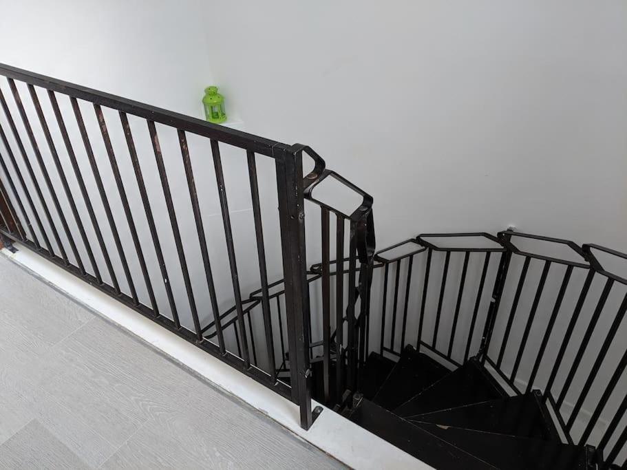Private 2 Bed Flat Close To Excel & City Airport London Exterior photo