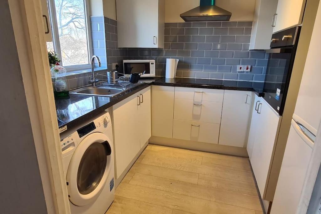 Private 2 Bed Flat Close To Excel & City Airport London Exterior photo